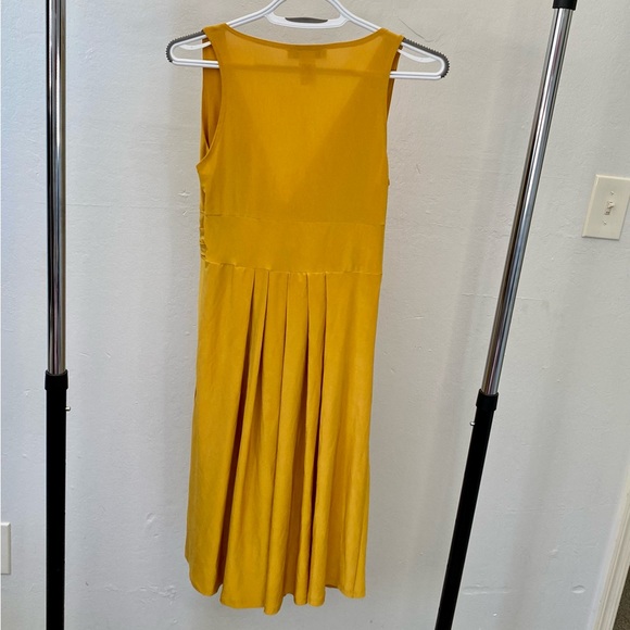 MOCCA Yellow V-Neck Ruched Flowy Midi Dress - Picture 2 of 5